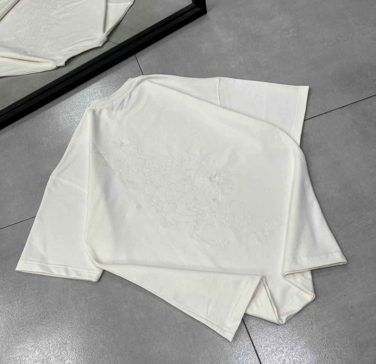 IMG_0447 تیشرت سفید ماه (۱۳) - Image 1