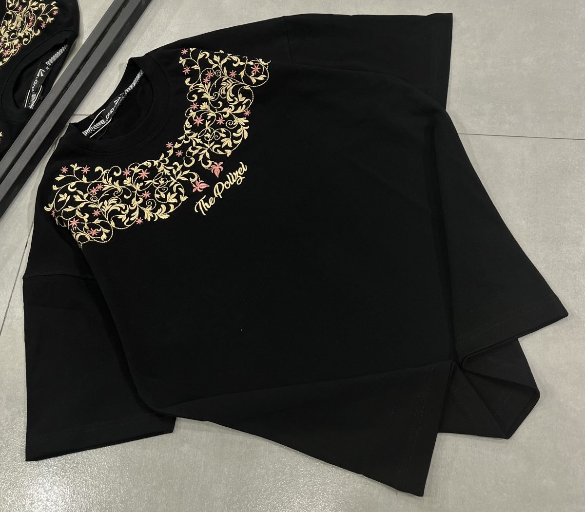 تیشرت مشکی گلدوزی (۱۸) - Image 1